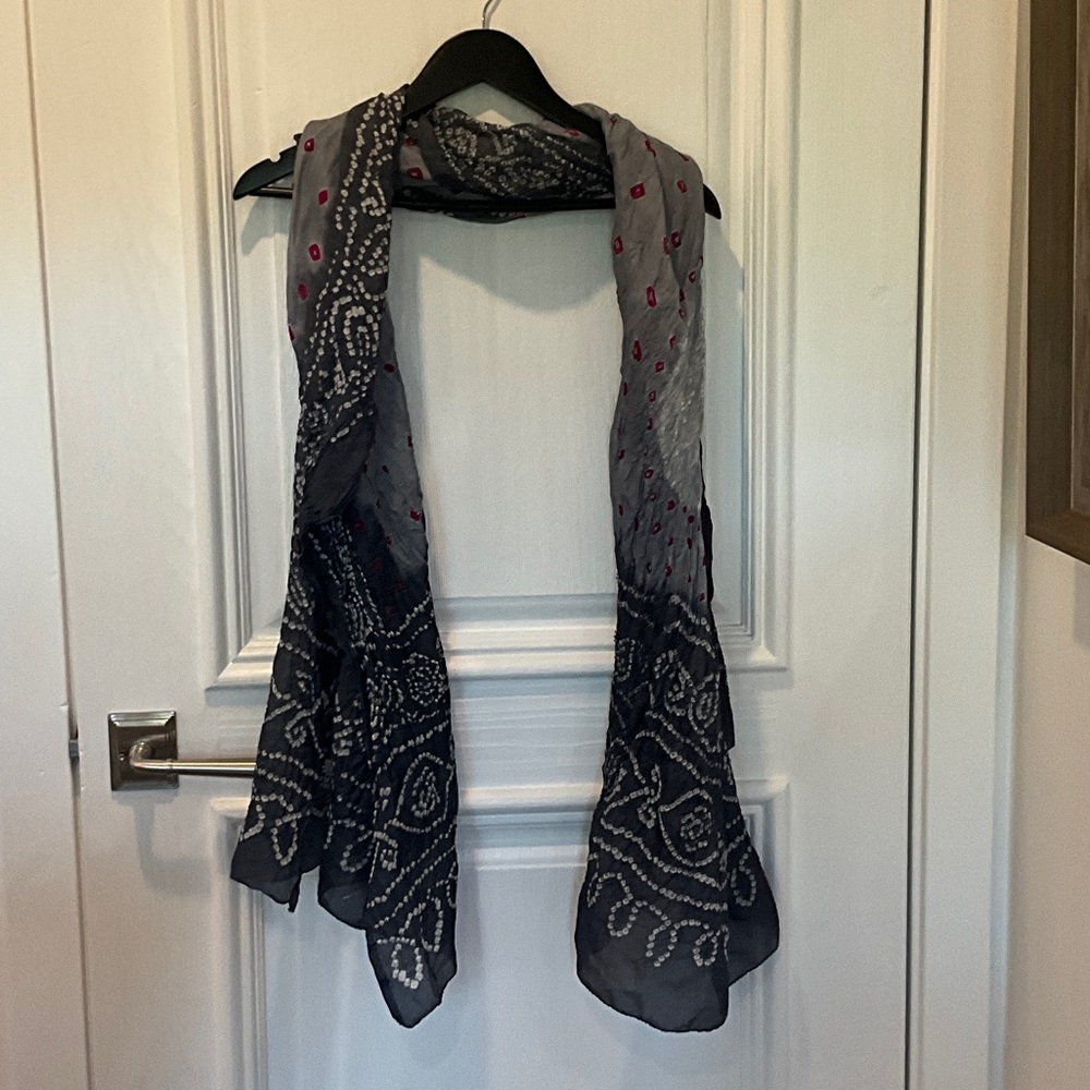 Tolani Gray, white and Magenta Textured Scarf